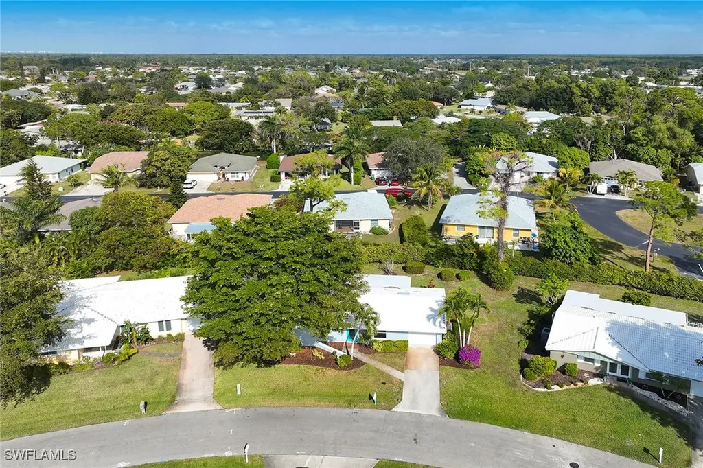 18 Lanai Circle Naples FL 34112