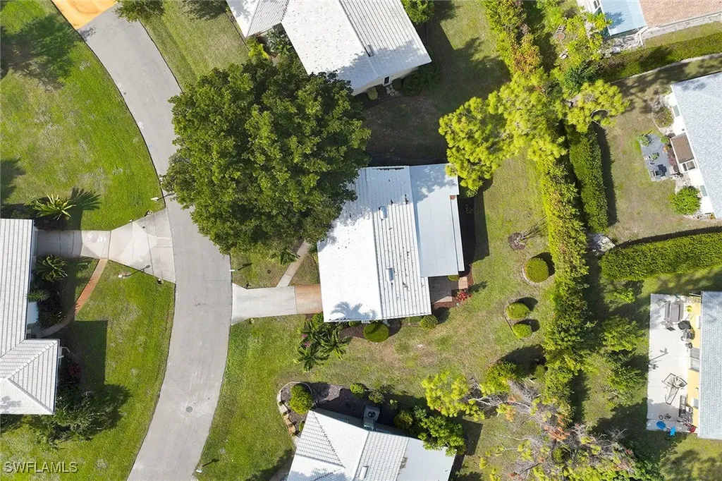 18 Lanai Circle Naples FL 34112