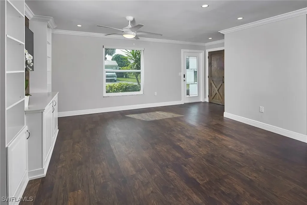 18 Lanai Circle Naples FL 34112