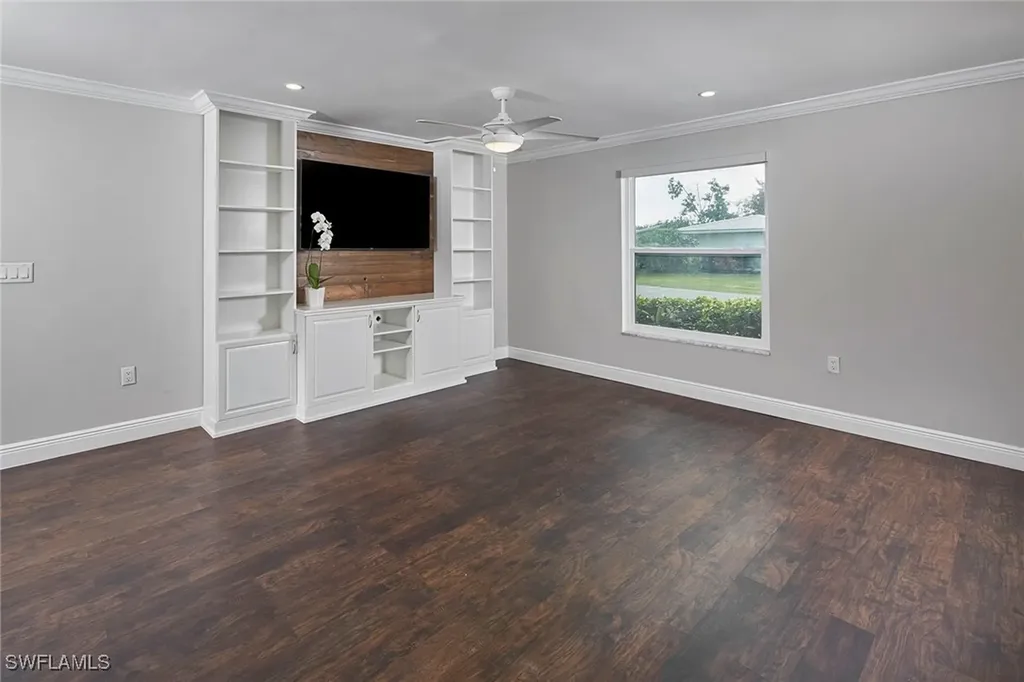 18 Lanai Circle Naples FL 34112