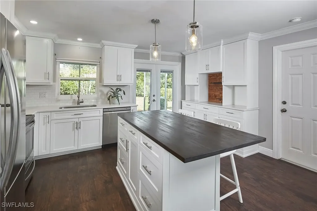 18 Lanai Circle Naples FL 34112