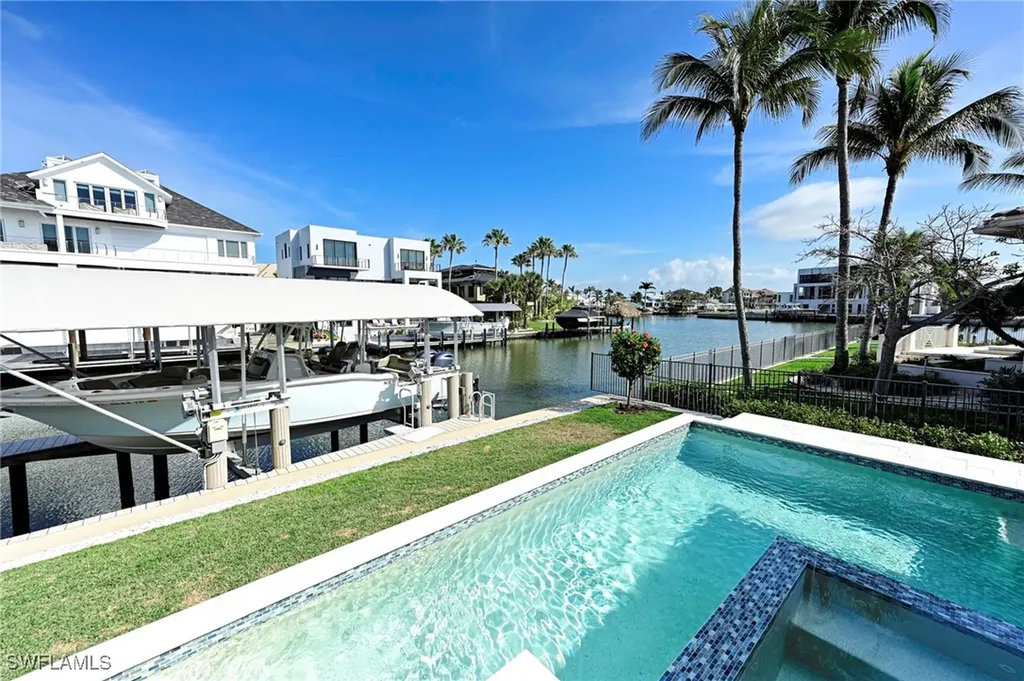 271 Bayview Avenue Naples FL 34108