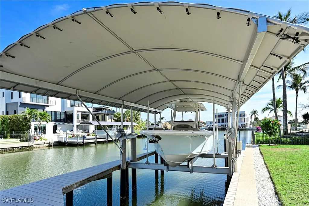 271 Bayview Avenue Naples FL 34108