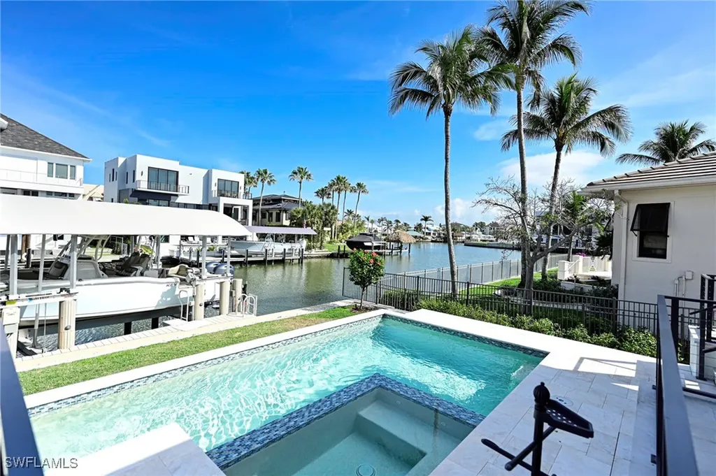 271 Bayview Avenue Naples FL 34108