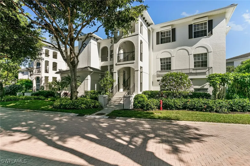 750 Bentwater Circle Naples FL 34108