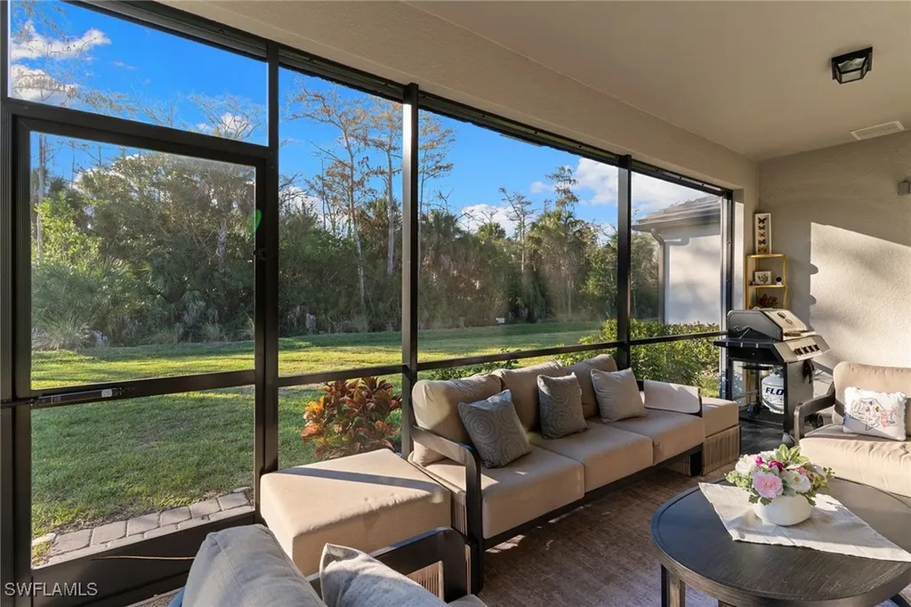 10363 Ventana Lane Naples FL 34120