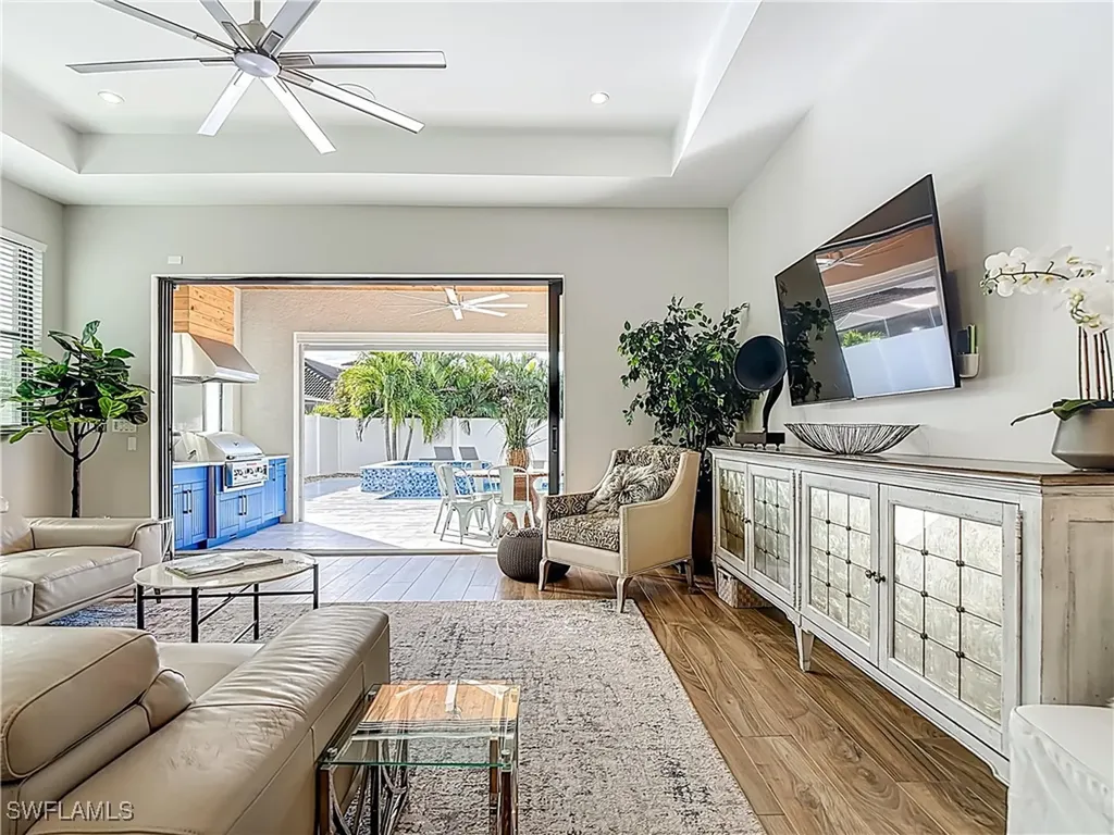 828 100th Avenue N Naples FL 34108