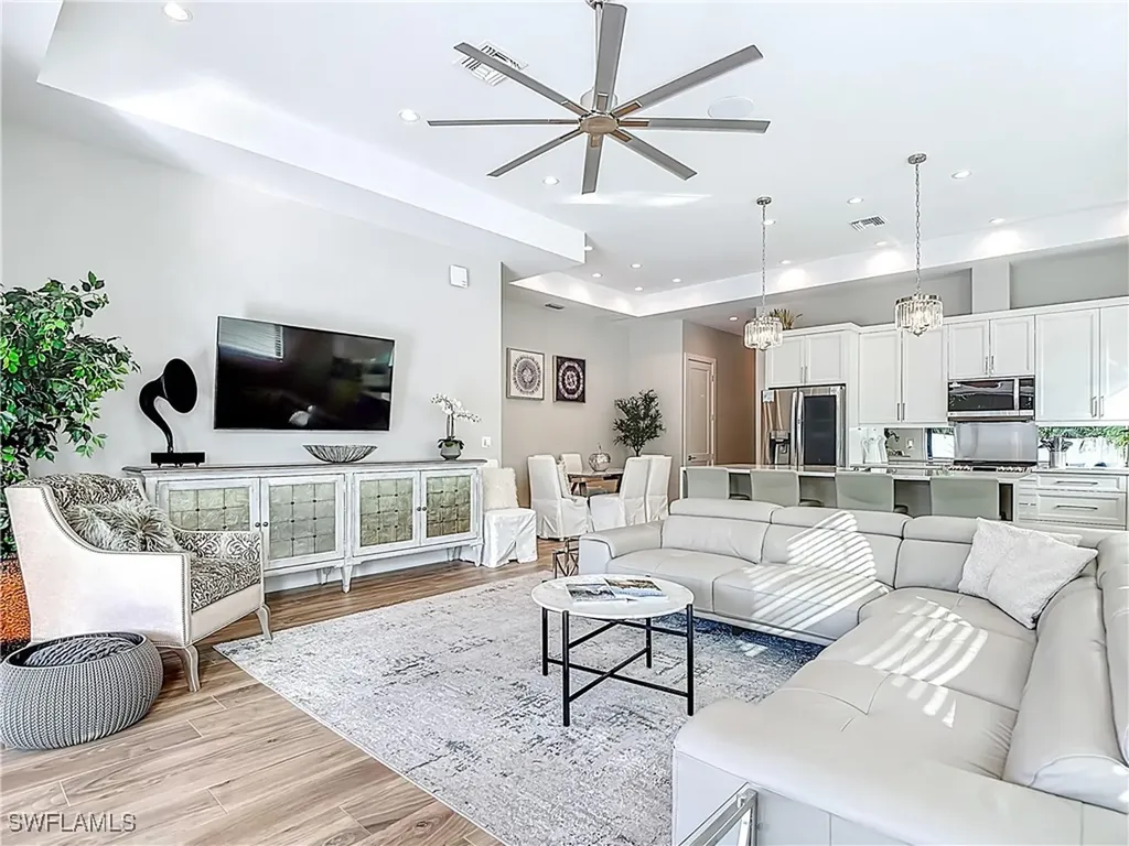828 100th Avenue N Naples FL 34108