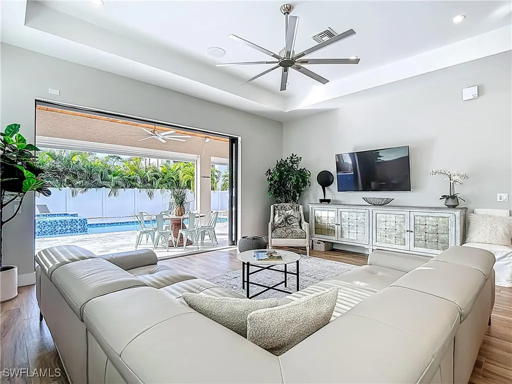 828 100th Avenue N Naples FL 34108