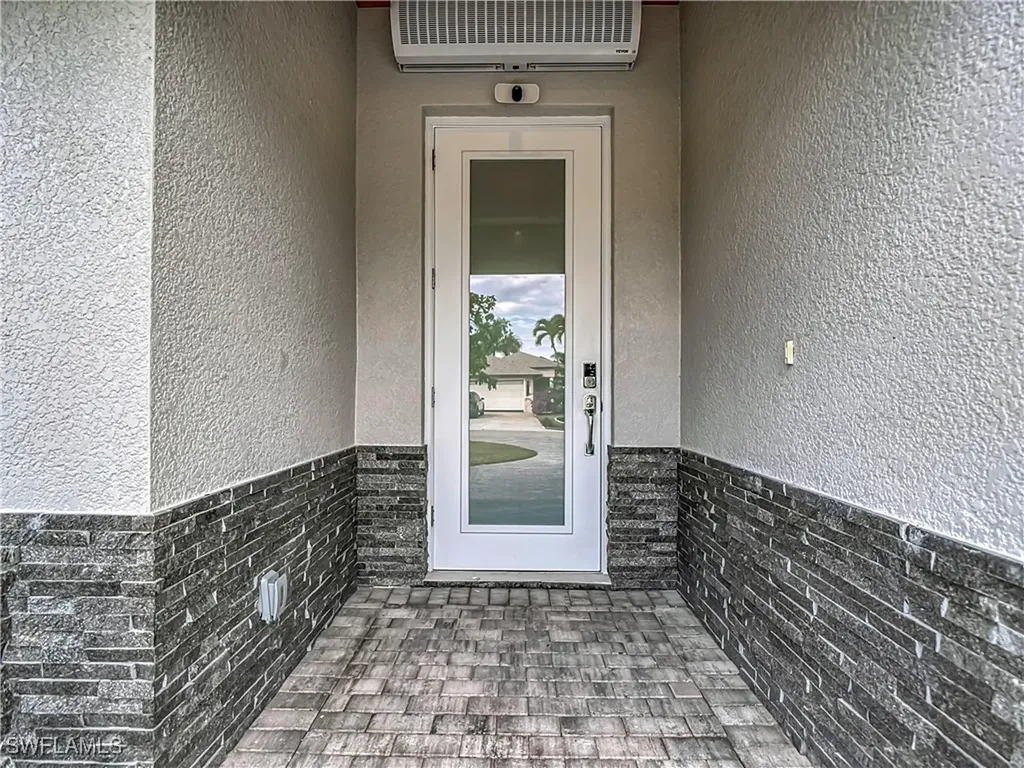 828 100th Avenue N Naples FL 34108