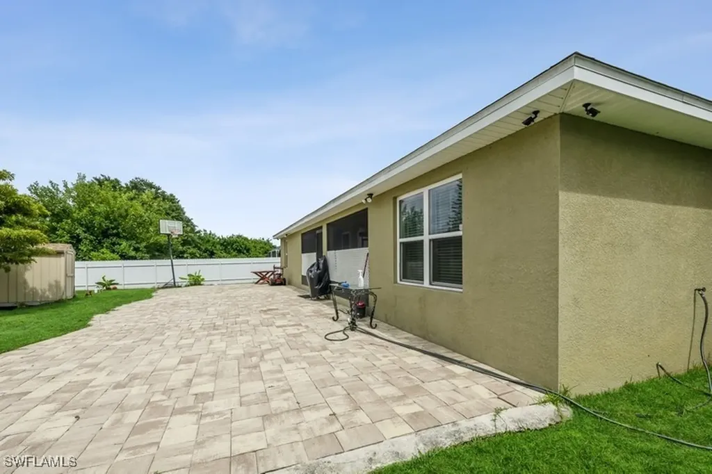 3106 4th Street SW Lehigh Acres FL 33976