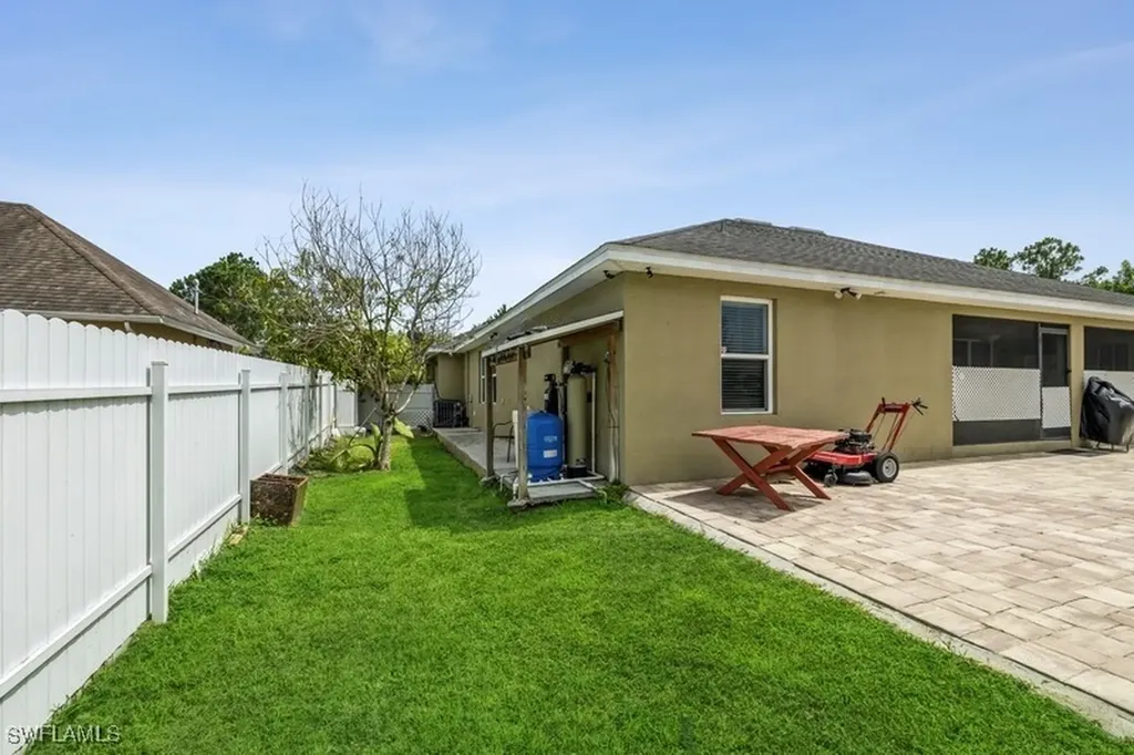 3106 4th Street SW Lehigh Acres FL 33976