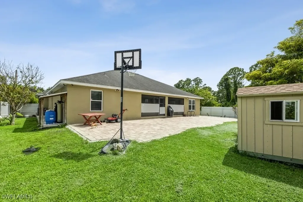 3106 4th Street SW Lehigh Acres FL 33976