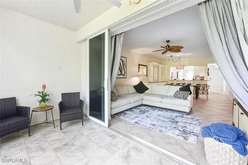 871 Tanbark Drive Naples FL 34108