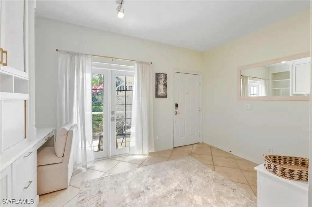 871 Tanbark Drive Naples FL 34108