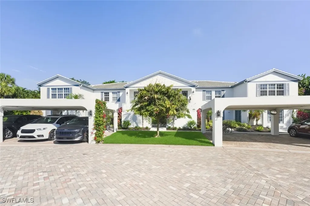 871 Tanbark Drive Naples FL 34108