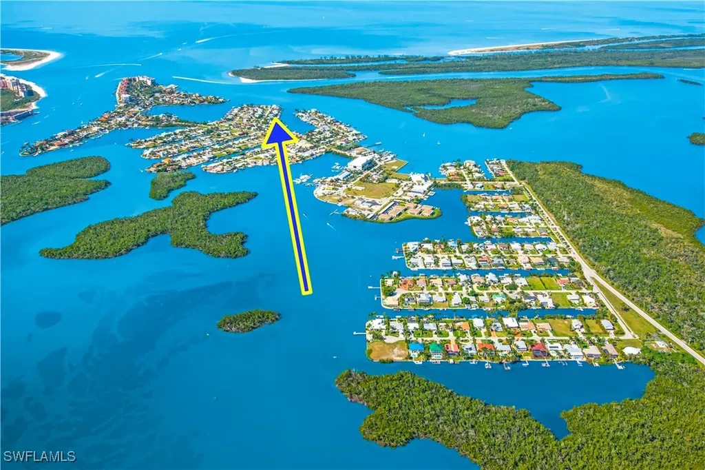 190 Tahiti Circle Naples FL 34113