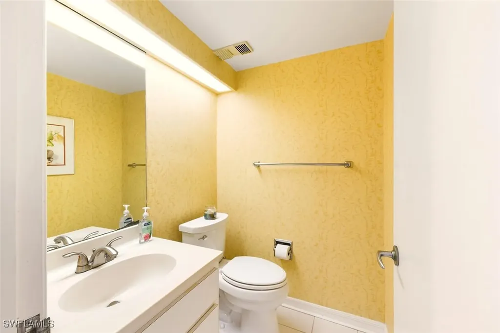 2378 Gulf Shore Boulevard N Naples FL 34103