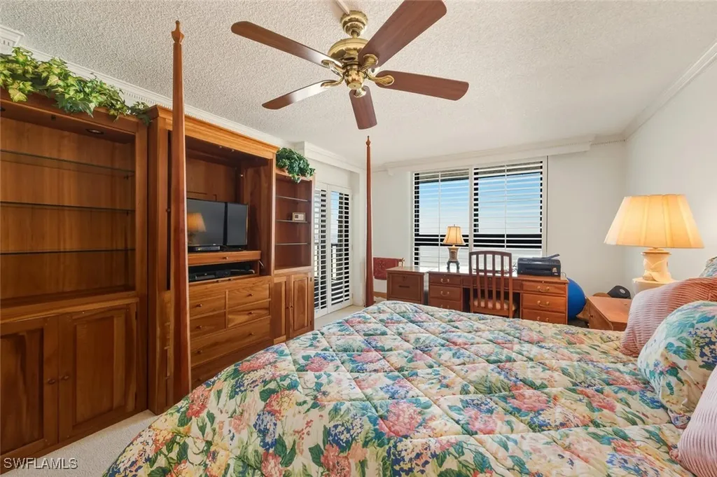 2378 Gulf Shore Boulevard N Naples FL 34103