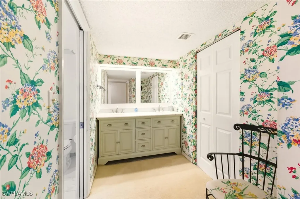 2378 Gulf Shore Boulevard N Naples FL 34103