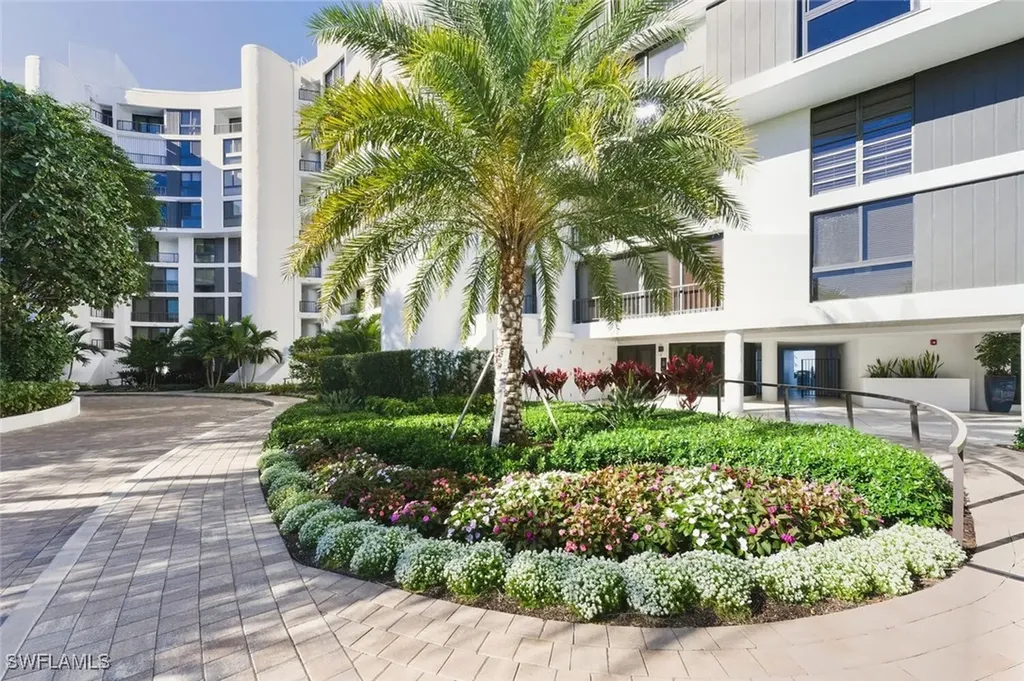 2378 Gulf Shore Boulevard N Naples FL 34103
