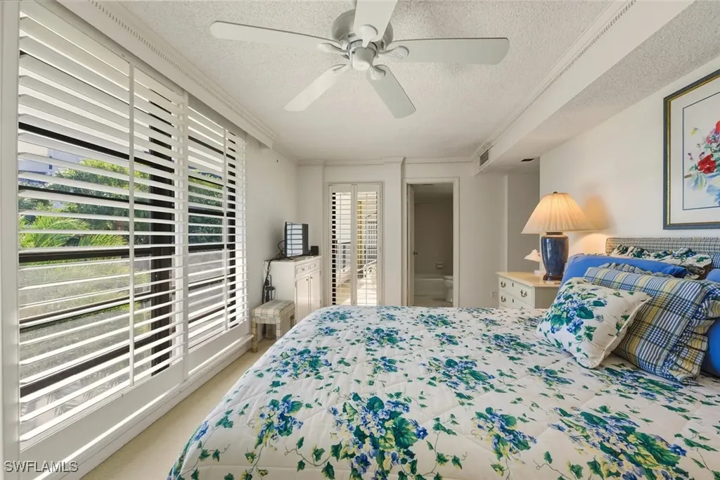 2378 Gulf Shore Boulevard N Naples FL 34103