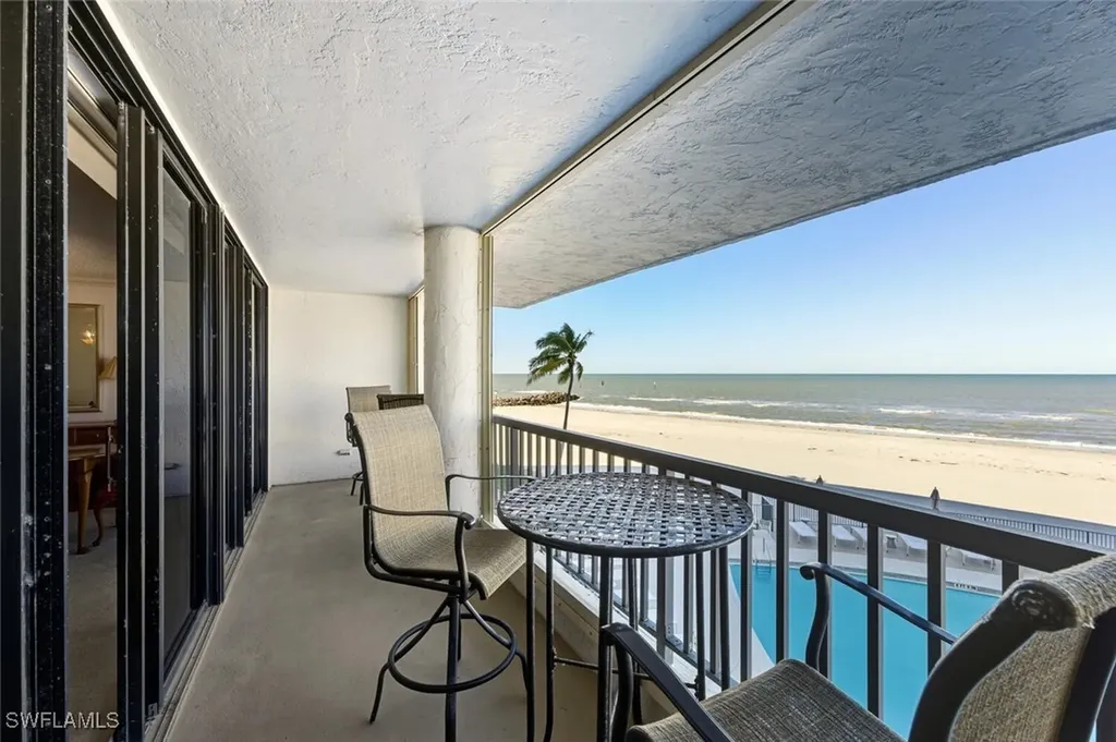 2378 Gulf Shore Boulevard N Naples FL 34103