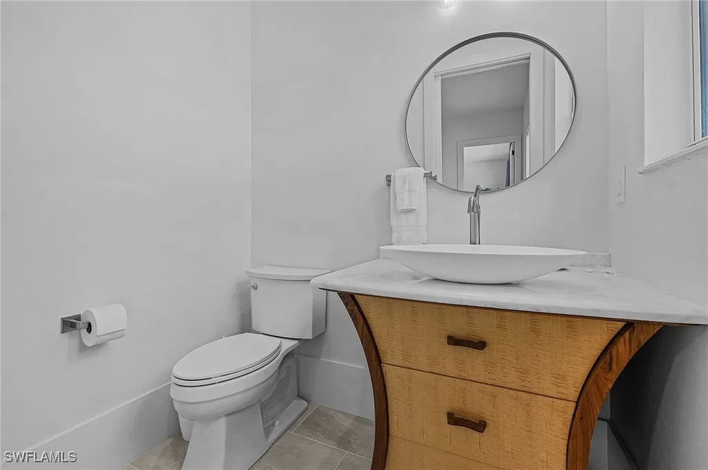 2499 Pine Street Naples FL 34112