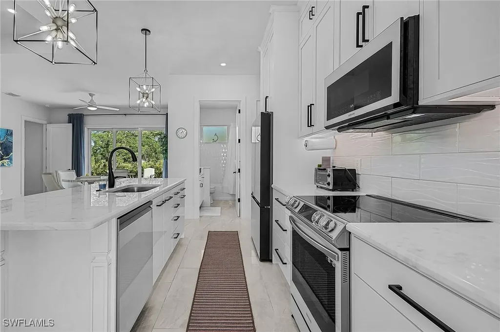 2499 Pine Street Naples FL 34112