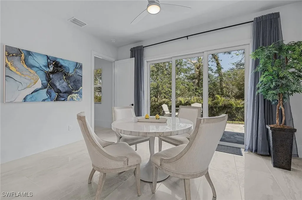 2499 Pine Street Naples FL 34112