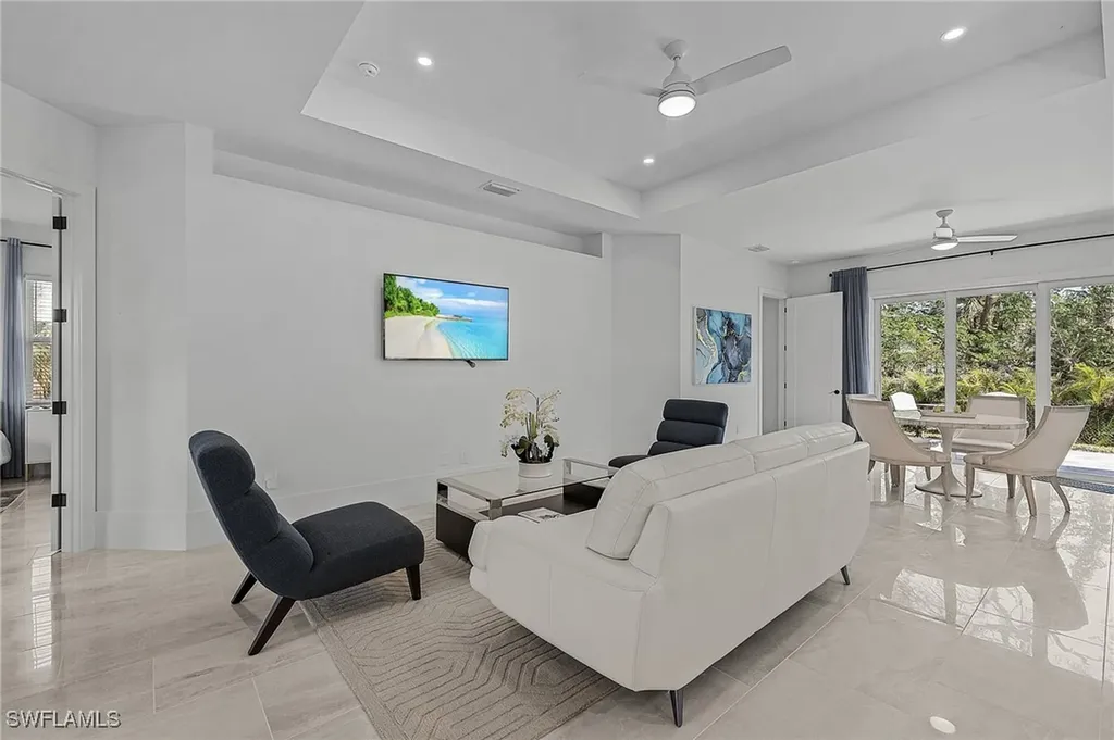 2499 Pine Street Naples FL 34112