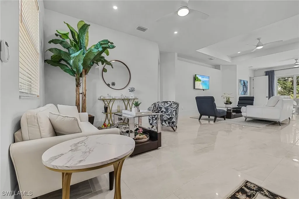 2499 Pine Street Naples FL 34112