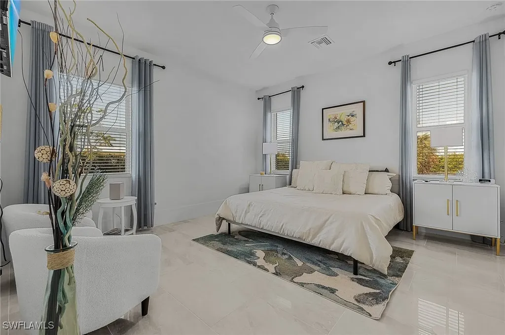 2499 Pine Street Naples FL 34112