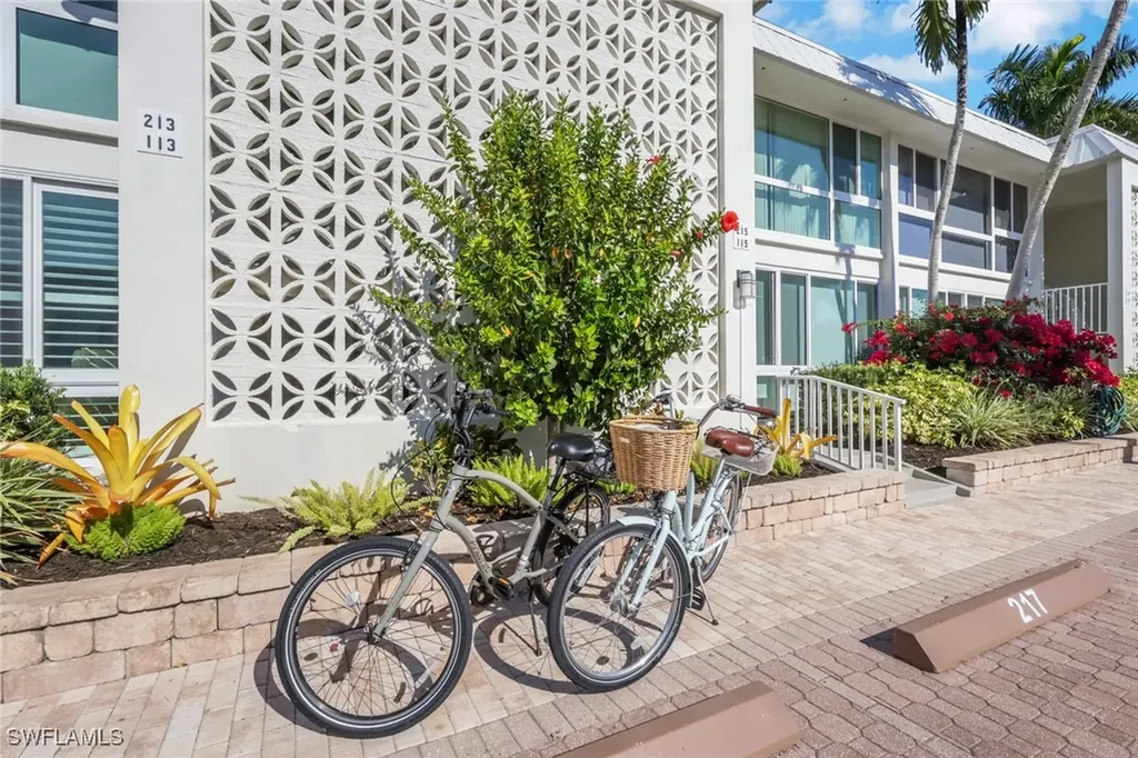 2100 Gulf Shore Boulevard N Naples FL 34102