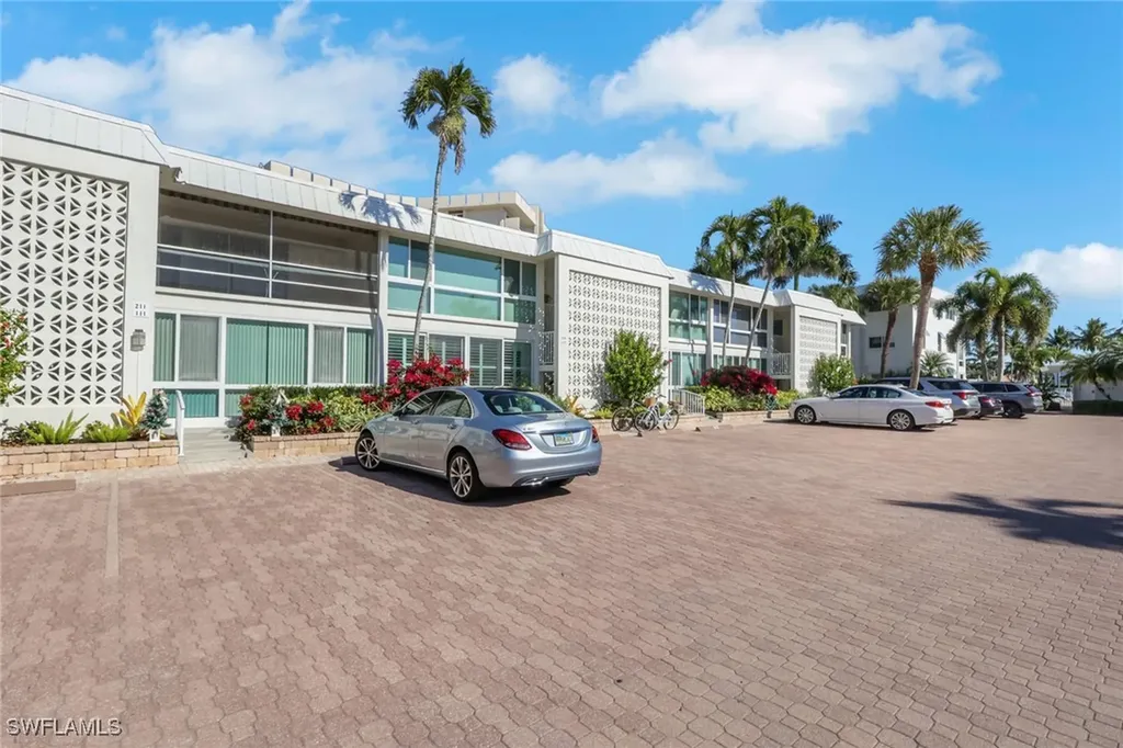2100 Gulf Shore Boulevard N Naples FL 34102