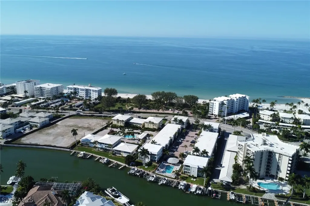 2100 Gulf Shore Boulevard N Naples FL 34102