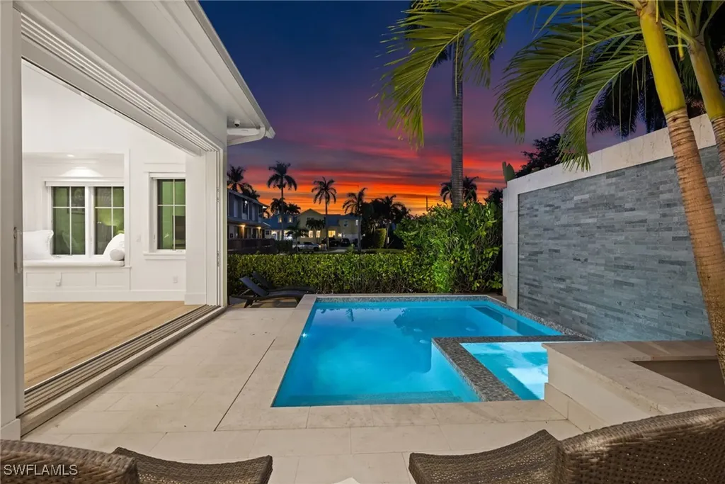 770 Park Street Naples FL 34102