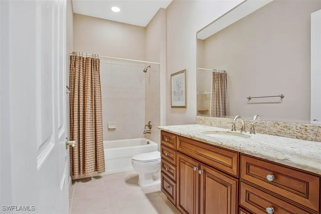 8657 Champions Point Naples FL 34113