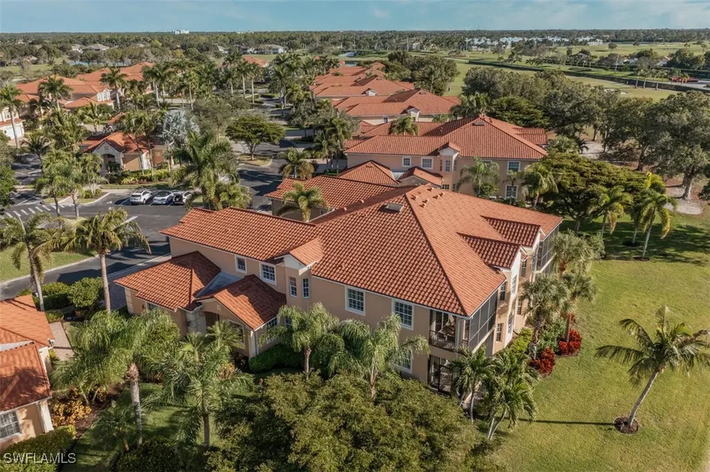 8657 Champions Point Naples FL 34113