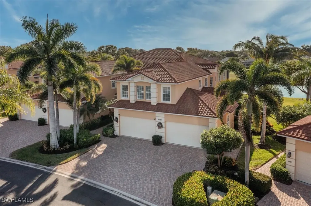 8657 Champions Point Naples FL 34113