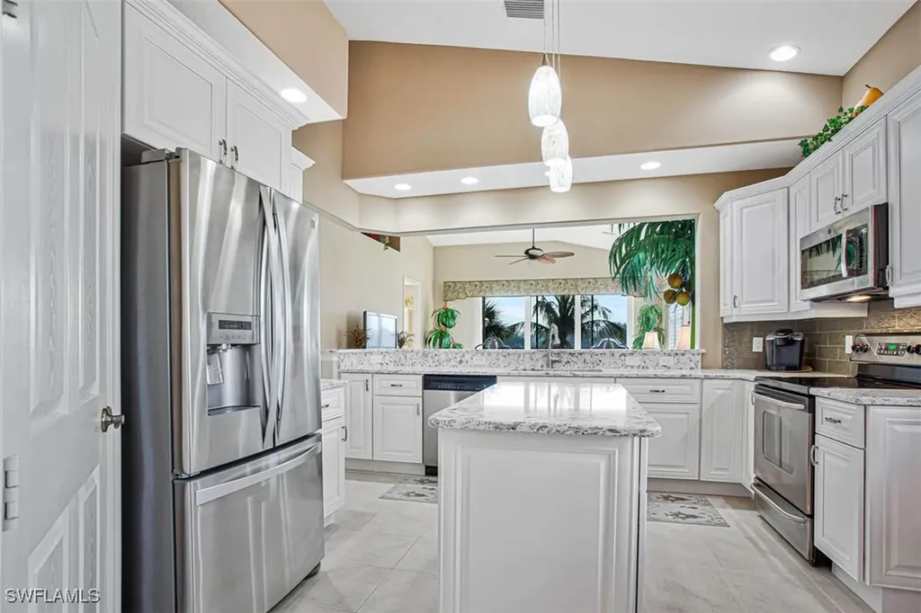 8657 Champions Point Naples FL 34113