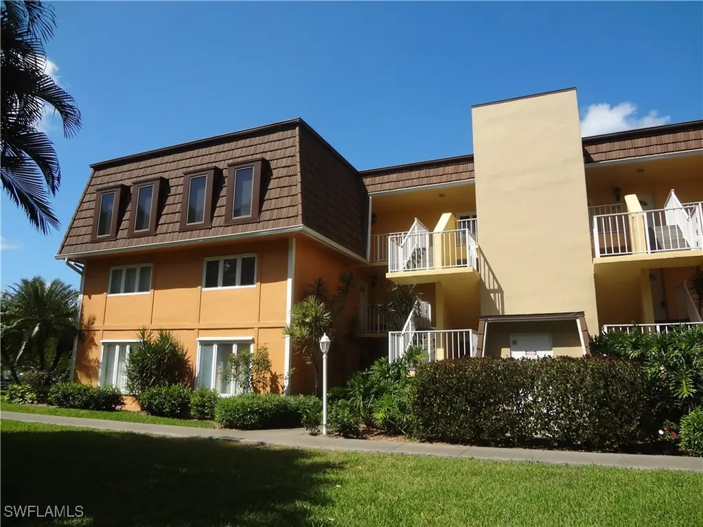 1860 Bald Eagle Drive Naples FL 34105