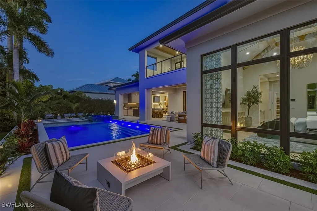 405 Putter Point Drive Naples FL 34103
