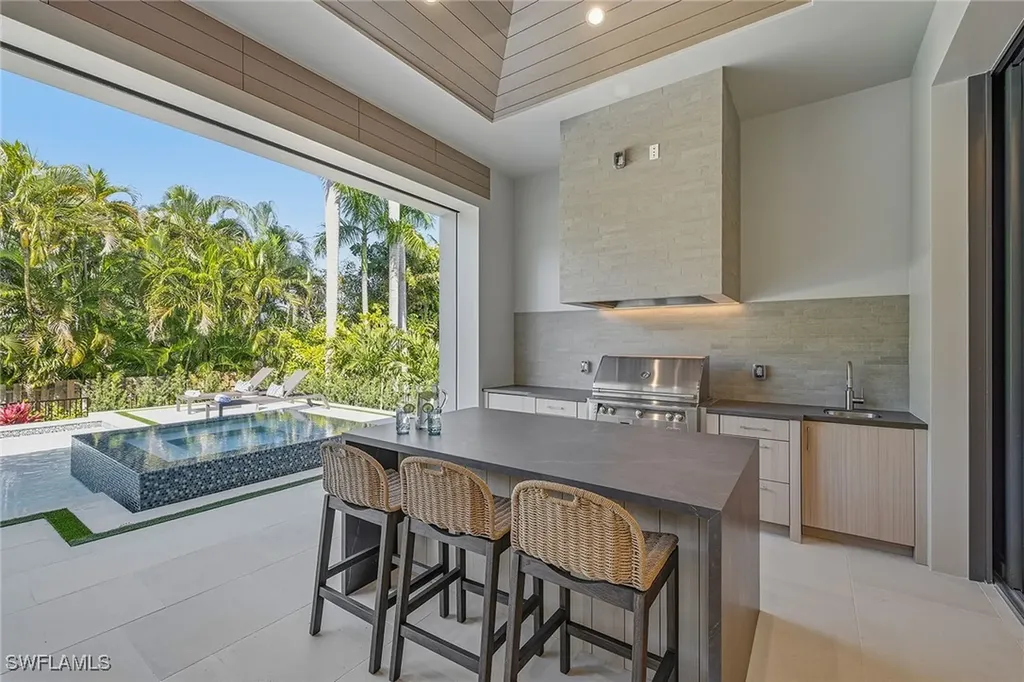 405 Putter Point Drive Naples FL 34103