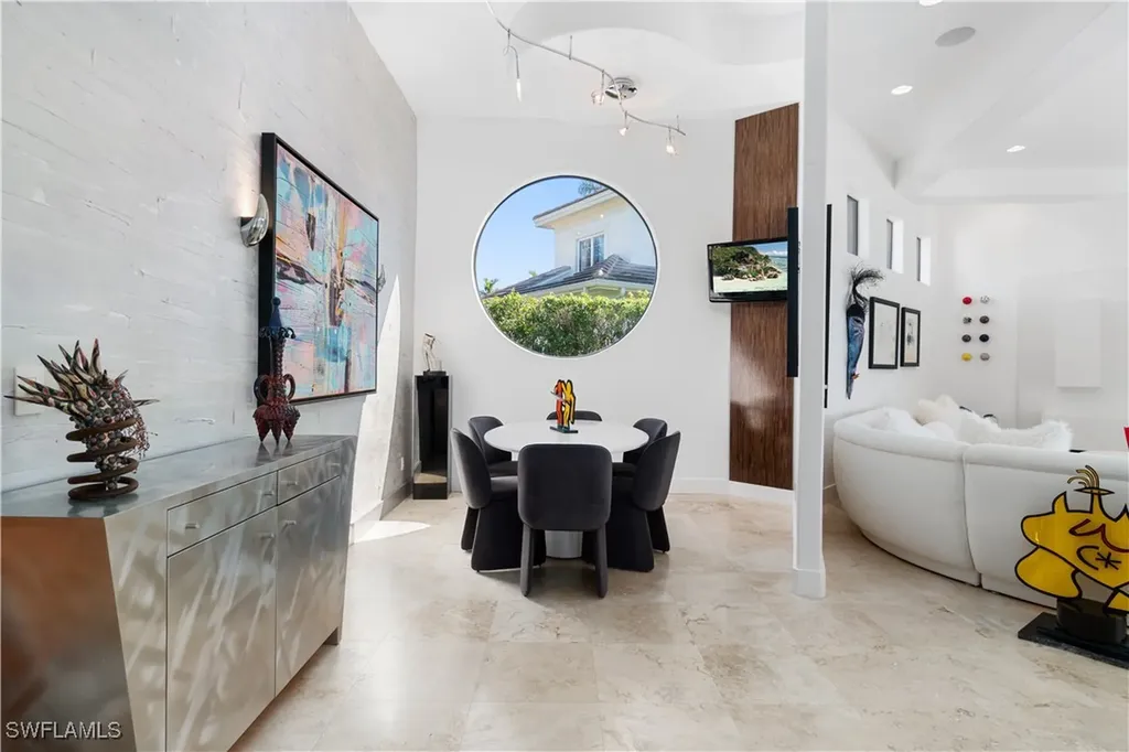 570 Portsmouth Court Naples FL 34110