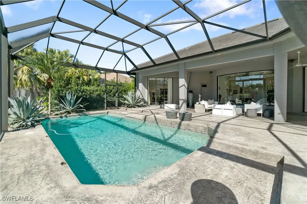 570 Portsmouth Court Naples FL 34110