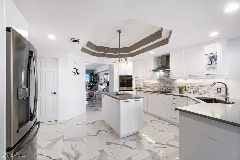 435 Dockside Drive Naples FL 34110