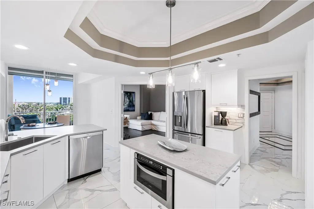 435 Dockside Drive Naples FL 34110