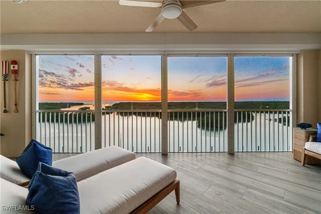 435 Dockside Drive Naples FL 34110