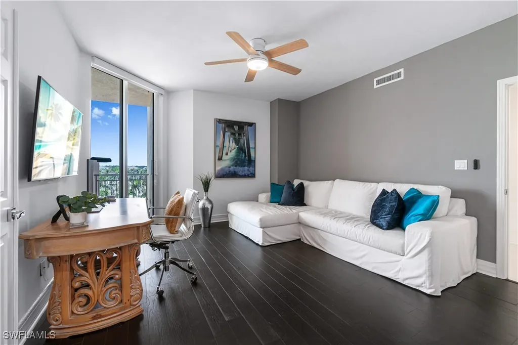 435 Dockside Drive Naples FL 34110